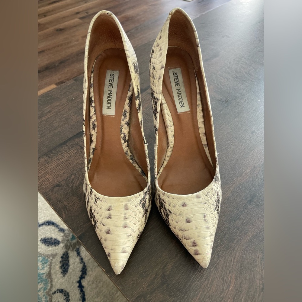 Size 9 - Steve Madden Proto Snakeskin Heels